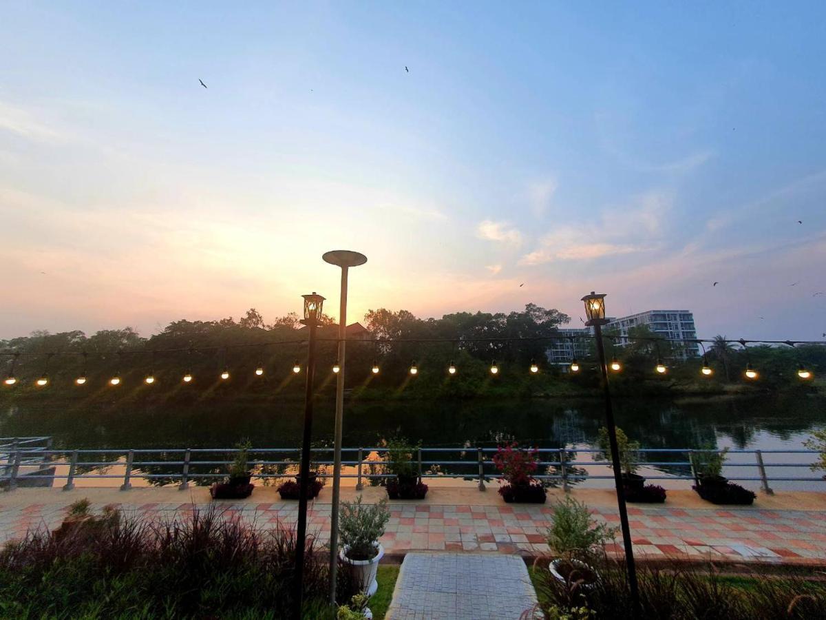 Usabai Riverside Boutique Hotel Chanthaburi Esterno foto