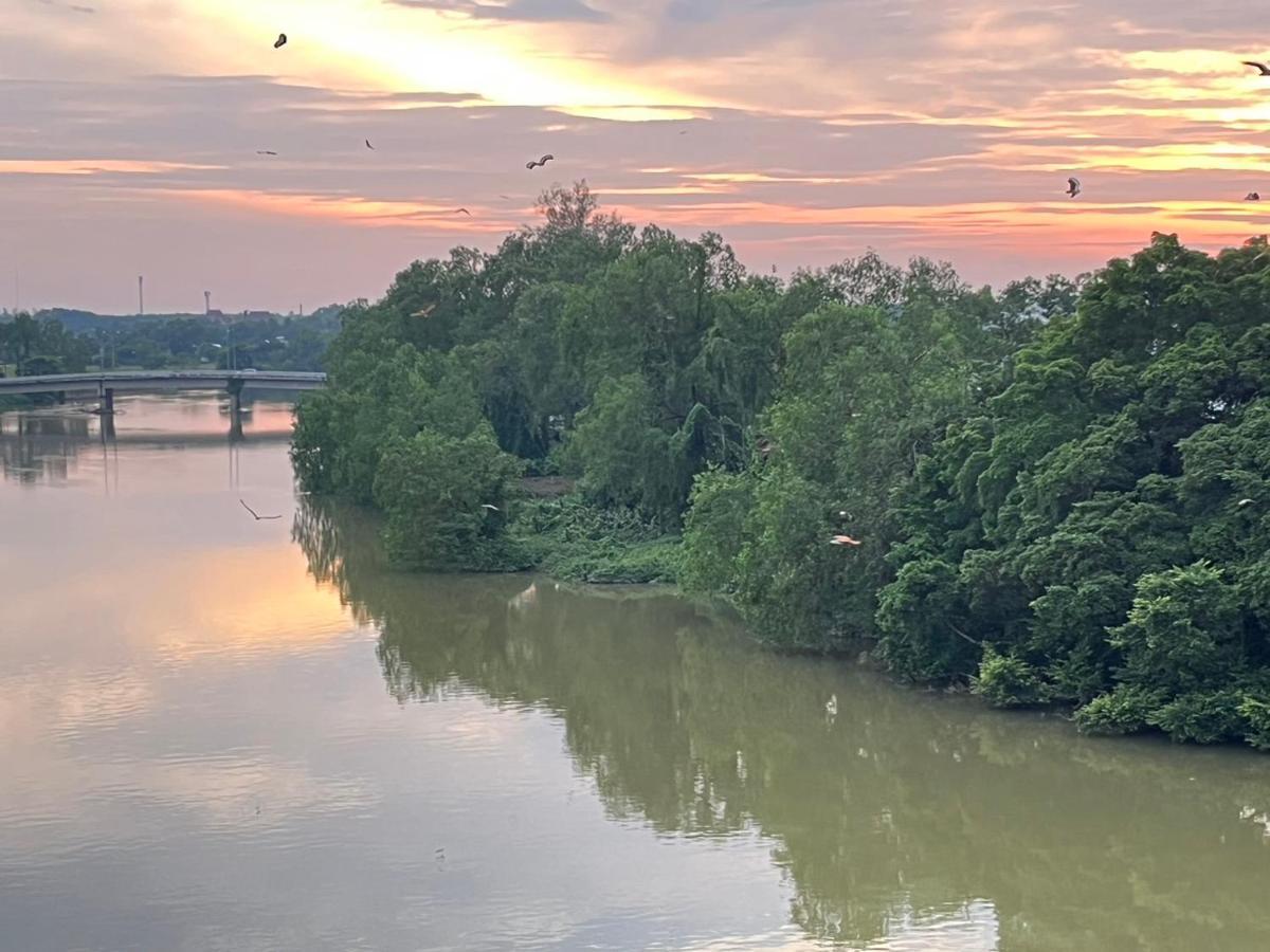 Usabai Riverside Boutique Hotel Chanthaburi Esterno foto