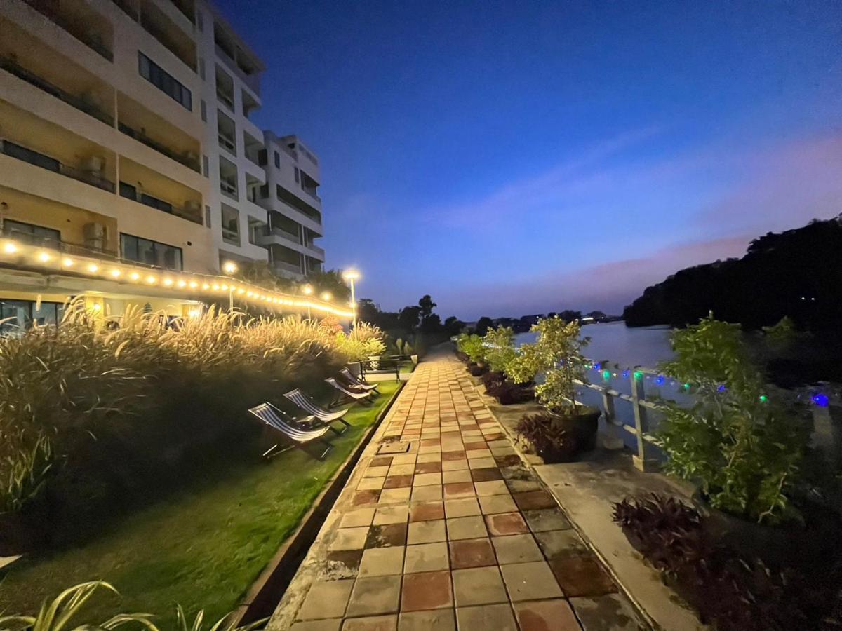 Usabai Riverside Boutique Hotel Chanthaburi Esterno foto