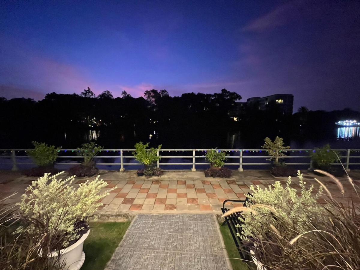 Usabai Riverside Boutique Hotel Chanthaburi Esterno foto