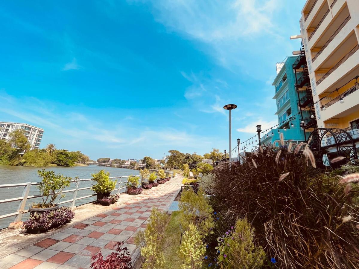 Usabai Riverside Boutique Hotel Chanthaburi Esterno foto