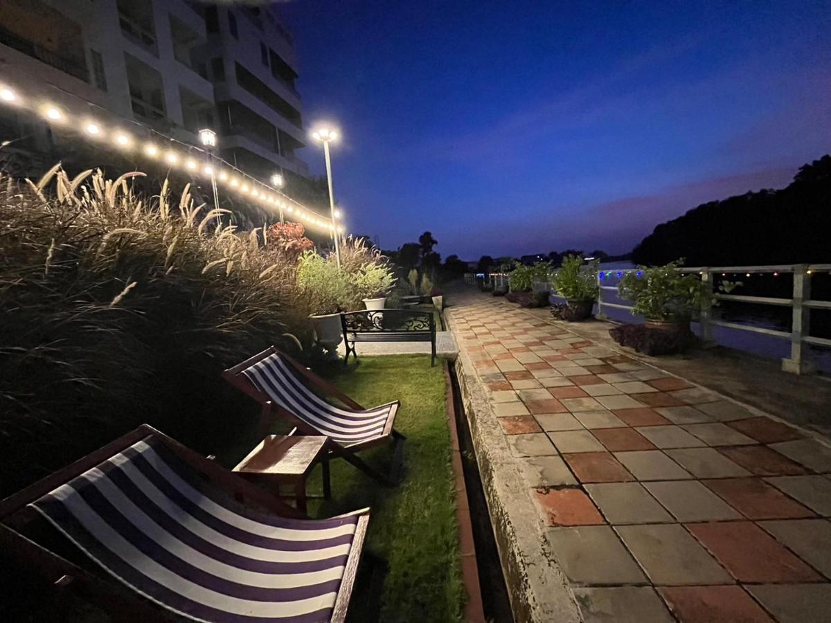Usabai Riverside Boutique Hotel Chanthaburi Esterno foto